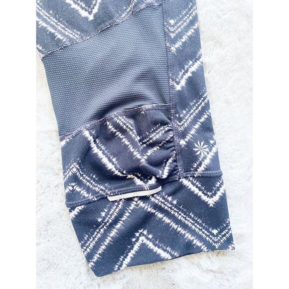 ***CLEARANCE***Athleta Black and White Print Cropped Joggers - Size M - Picture 5 of 6